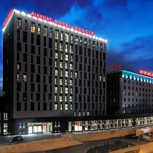 Airport Okęcie Varsovia